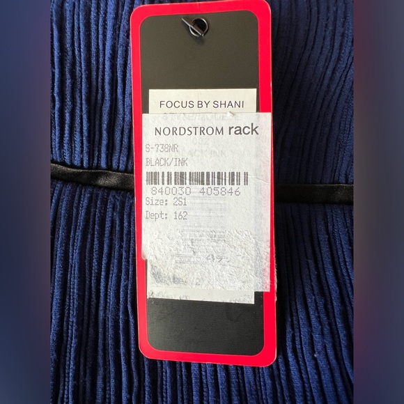 NWT FOCUS by Shani Ruched Midi Dress - Picture 6 of 6